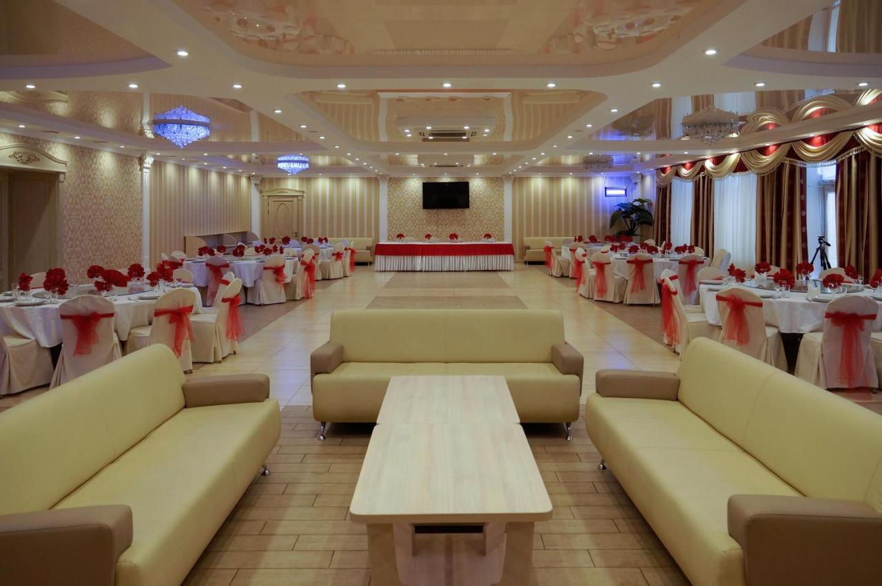 Delta Hotel فيلكوفي المظهر الخارجي الصورة